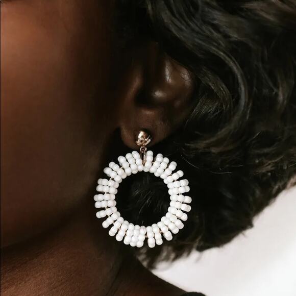 Lulu’s White Circle Beaded Earrings Chunky Retro Glam Twee - Picture 2 of 6